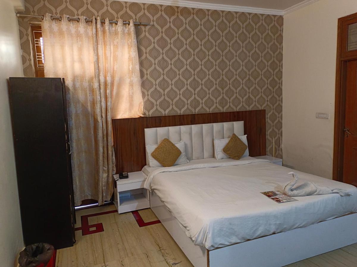 Viraj Guest House Noida Exterior photo